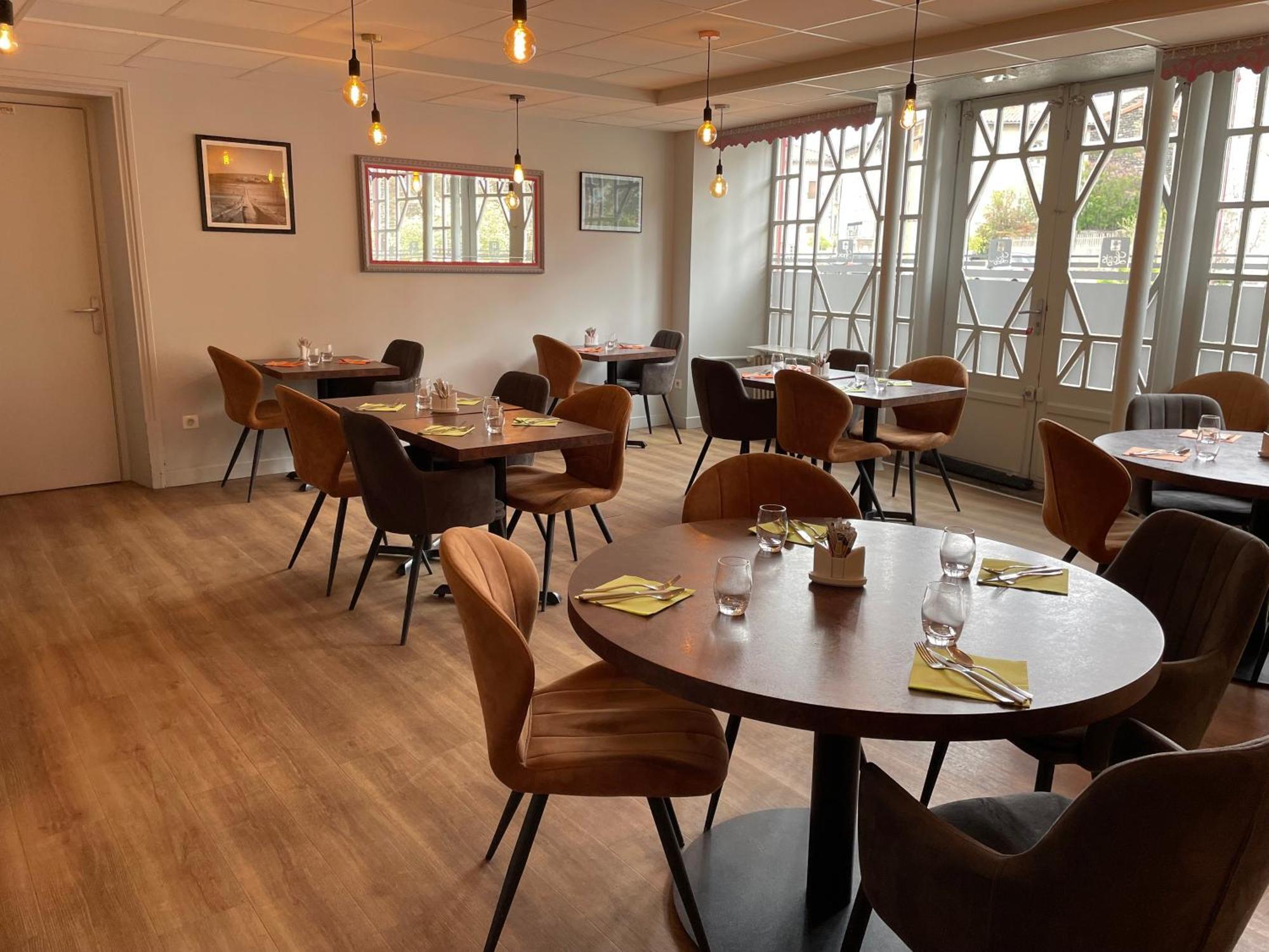 Logis Hotel Restaurant Des Voyageurs Saint-Paulien Экстерьер фото